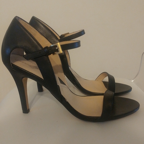 Heels - Picture 1 of 3